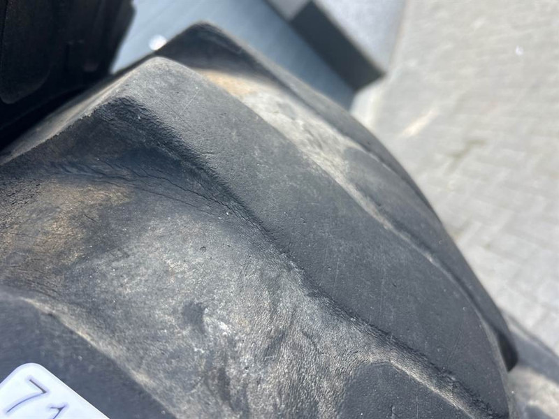 Ahlmann AZ14-CEAT 17.5-25-Tire/Reifen/Band - Pneus et jantes pour Engins de chantier: photos 2 Ahlmann AZ14-CEAT 17.5-25-Tire/Reifen/Band - Pneus et jantes pour Engins de chantier: photos 2