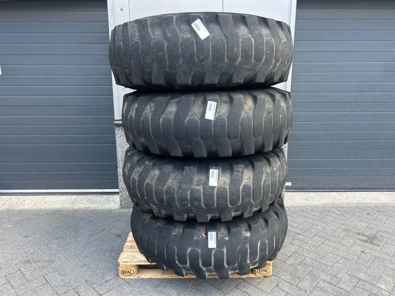 Ahlmann AZ14-CEAT 17.5-25-Tire/Reifen/Band - Pneus et jantes pour Engins de chantier: photos 1 Ahlmann AZ14-CEAT 17.5-25-Tire/Reifen/Band - Pneus et jantes pour Engins de chantier: photos 1