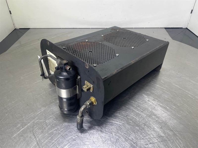 Ahlmann AZ150-4184898A-Airco condenser/Klimakondensator - Frame/ Châssis pour Engins de chantier: photos 1 Ahlmann AZ150-4184898A-Airco condenser/Klimakondensator - Frame/ Châssis pour Engins de chantier: photos 1