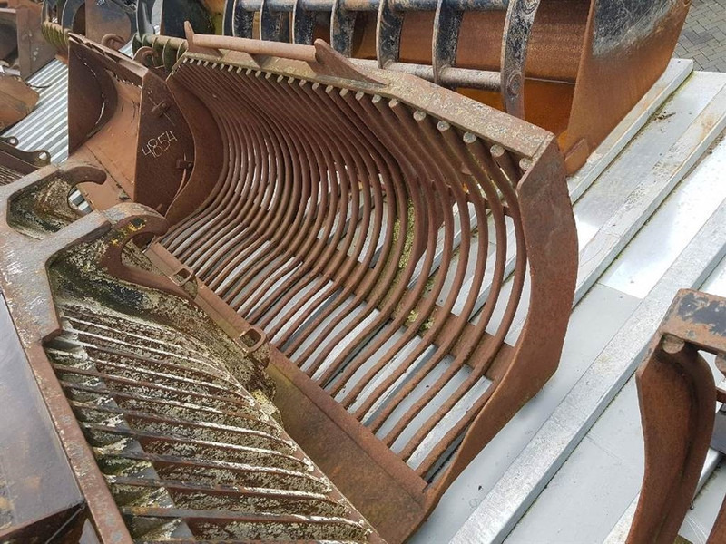 Ahlmann AZ150-Beco LPR40-2,51 mtr-Skeleton bucket - Godet: photos 2 Ahlmann AZ150-Beco LPR40-2,51 mtr-Skeleton bucket - Godet: photos 2