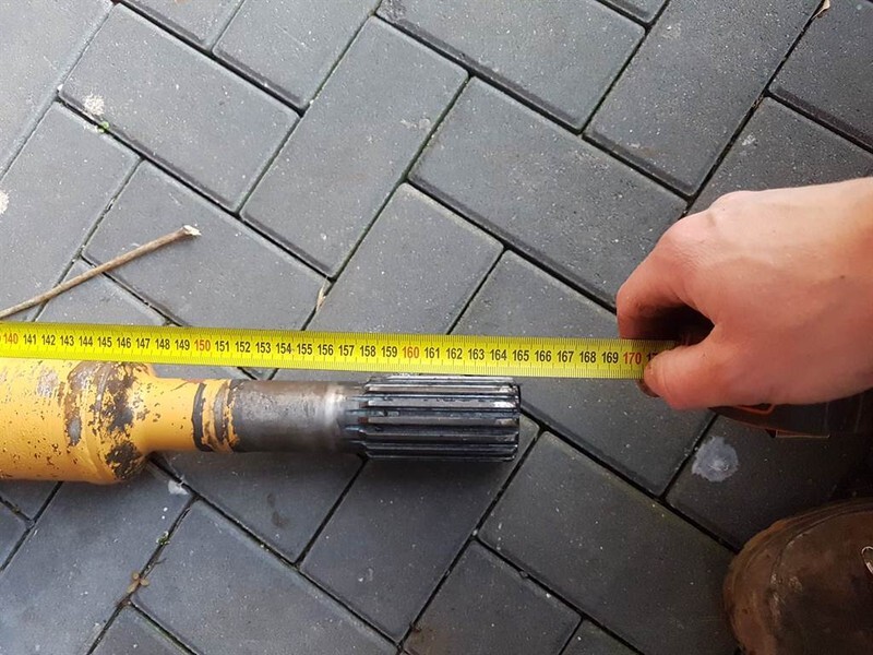 Case 921C - Propshaft/Gelenkwelle/Cardanas - Essieu et pièces pour Engins de chantier: photos 5 Case 921C - Propshaft/Gelenkwelle/Cardanas - Essieu et pièces pour Engins de chantier: photos 5