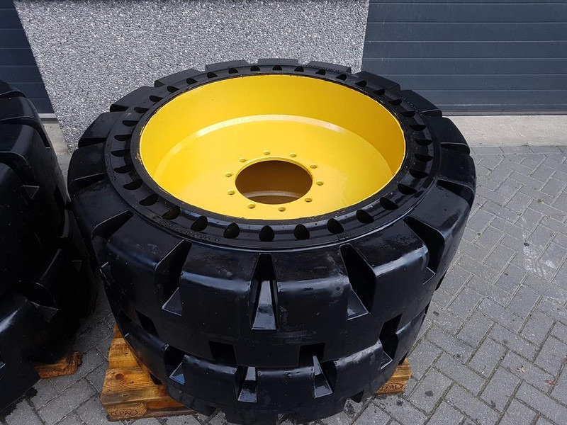 Cat 910/914 - 447-1131 - Tyre/Reifen/Band - Pneus et jantes pour Engins de chantier: photos 3 Cat 910/914 - 447-1131 - Tyre/Reifen/Band - Pneus et jantes pour Engins de chantier: photos 3