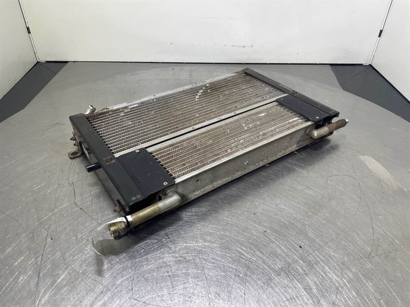 Cat 924G-239-6770-Cooler/Kühler/Koeler - Moteur pour Engins de chantier: photos 3 Cat 924G-239-6770-Cooler/Kühler/Koeler - Moteur pour Engins de chantier: photos 3