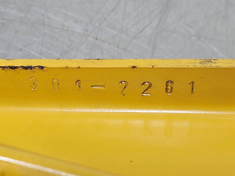Cat 950H-301-2261-Fender bracket/Halter/Steun - Frame/ Châssis pour Engins de chantier: photos 5 Cat 950H-301-2261-Fender bracket/Halter/Steun - Frame/ Châssis pour Engins de chantier: photos 5