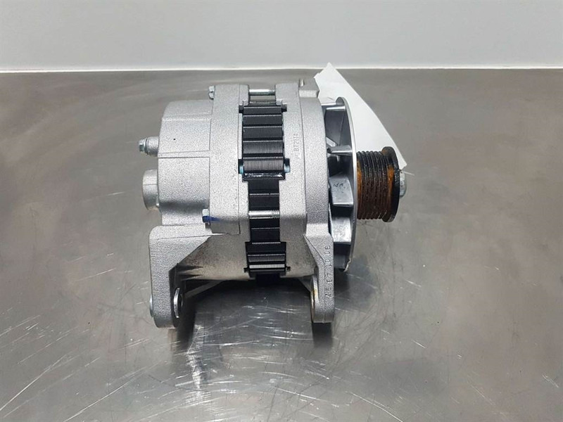 Cummins QSB5.9C-24V 70A-Alternator/Lichtmaschine/Dynamo - Moteur pour Engins de chantier: photos 2 Cummins QSB5.9C-24V 70A-Alternator/Lichtmaschine/Dynamo - Moteur pour Engins de chantier: photos 2