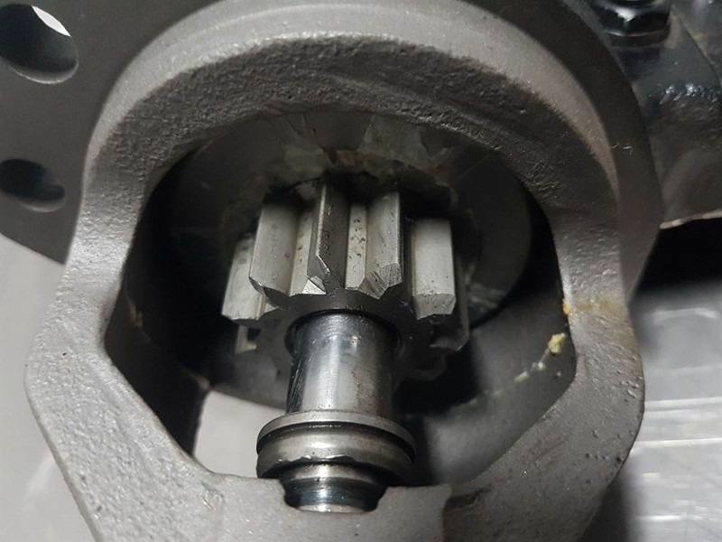 Deutz 1011-12V 11T 2,2KW-Starter/Anlasser/Startmotor - Moteur pour Engins de chantier: photos 4 Deutz 1011-12V 11T 2,2KW-Starter/Anlasser/Startmotor - Moteur pour Engins de chantier: photos 4