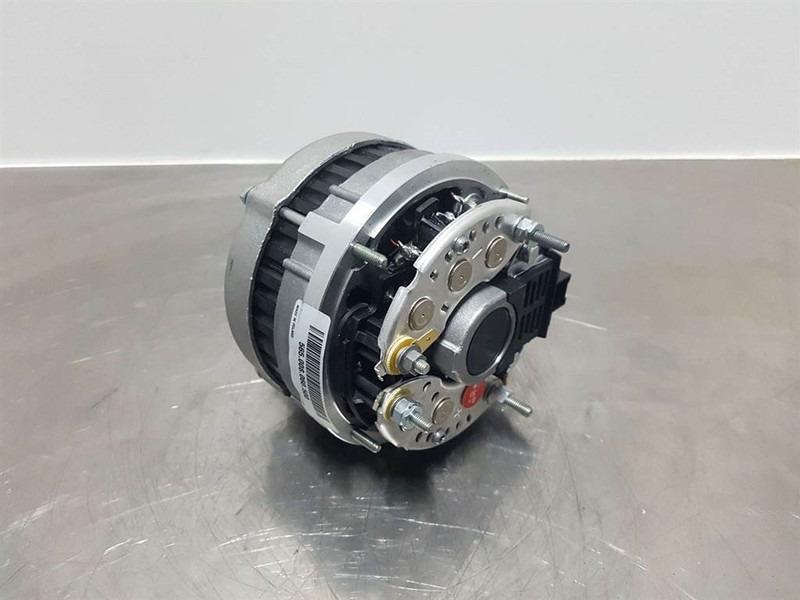Deutz 1011-14V 60A-Alternator/Lichtmaschine/Dynamo - Moteur pour Engins de chantier: photos 4 Deutz 1011-14V 60A-Alternator/Lichtmaschine/Dynamo - Moteur pour Engins de chantier: photos 4