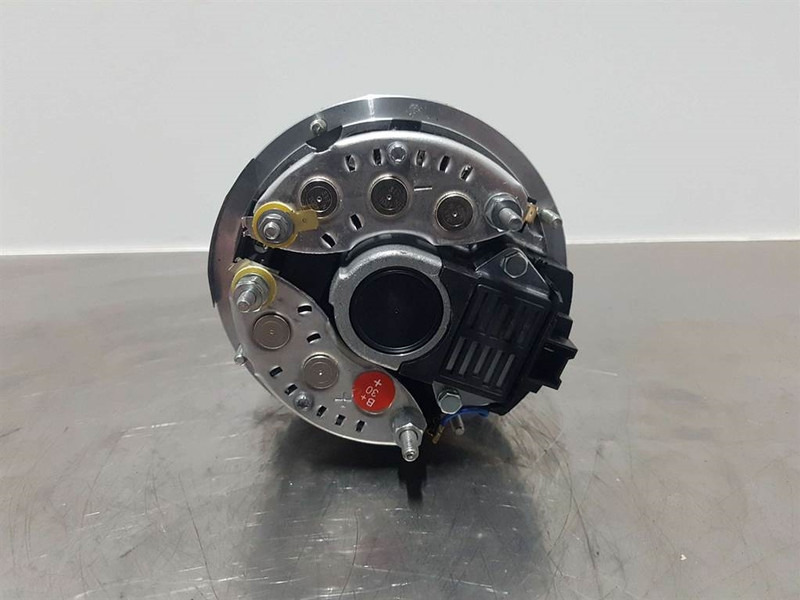 Deutz 1011-14V 60A-Alternator/Lichtmaschine/Dynamo - Moteur pour Engins de chantier: photos 5 Deutz 1011-14V 60A-Alternator/Lichtmaschine/Dynamo - Moteur pour Engins de chantier: photos 5