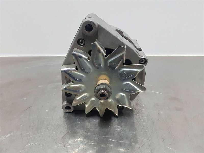 Deutz 913/1013-28V 55A-Alternator/Lichtmaschine/Dynamo - Moteur pour Engins de chantier: photos 2 Deutz 913/1013-28V 55A-Alternator/Lichtmaschine/Dynamo - Moteur pour Engins de chantier: photos 2