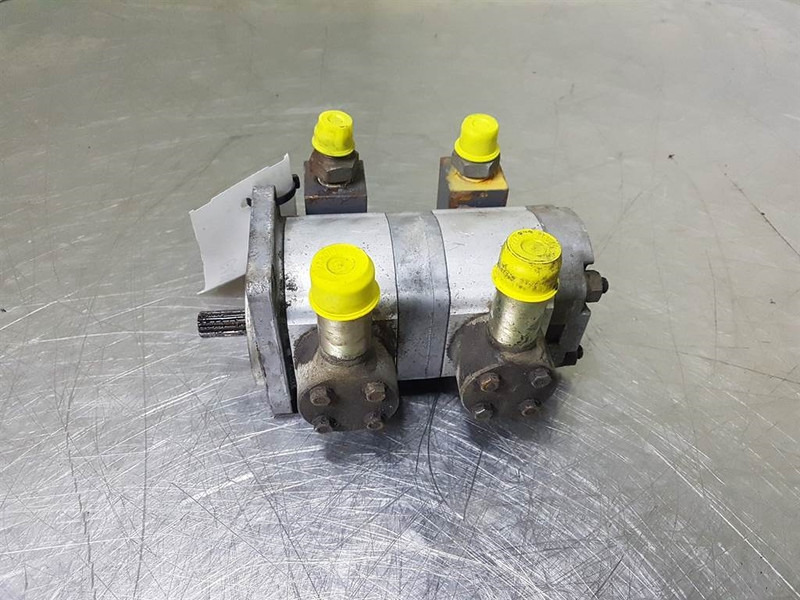 Diesel Kiki - Bosch - 307012-1020 - Gearpump/Zahnr - Hydraulique pour Engins de chantier: photos 2 Diesel Kiki - Bosch - 307012-1020 - Gearpump/Zahnr - Hydraulique pour Engins de chantier: photos 2