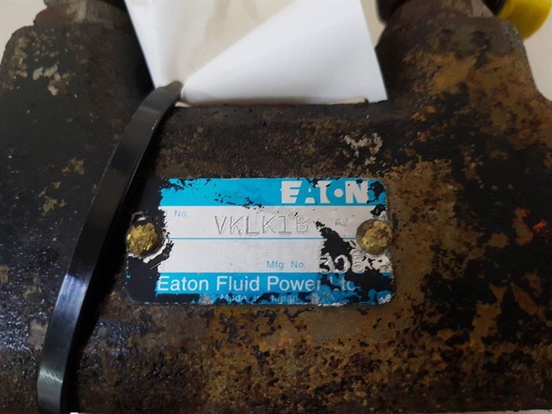 EATON VKLK1B - Komatsu WA320-5H - Valve - Hydraulique: photos 2 EATON VKLK1B - Komatsu WA320-5H - Valve - Hydraulique: photos 2