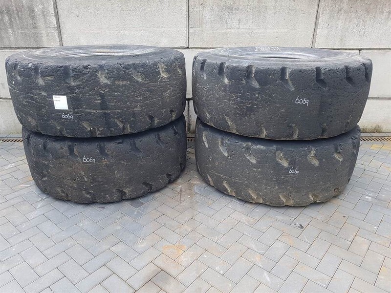 Goodyear 23.5-25 - Tyre/Reifen/Band - Pneu pour Engins de chantier: photos 1 Goodyear 23.5-25 - Tyre/Reifen/Band - Pneu pour Engins de chantier: photos 1