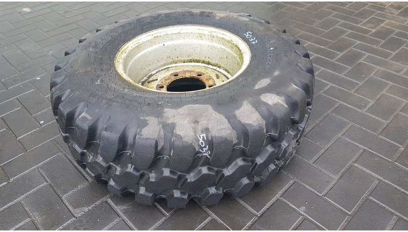 Goodyear 340/80-R18 IND - Tyre/Reifen/Band - Pneus et jantes pour Engins de chantier: photos 1 Goodyear 340/80-R18 IND - Tyre/Reifen/Band - Pneus et jantes pour Engins de chantier: photos 1