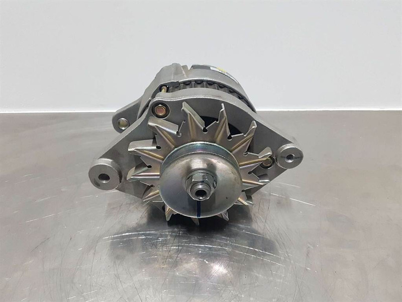 Hitachi 14V 55A-Alternator/Lichtmaschine/Dynamo - Moteur pour Engins de chantier: photos 2 Hitachi 14V 55A-Alternator/Lichtmaschine/Dynamo - Moteur pour Engins de chantier: photos 2