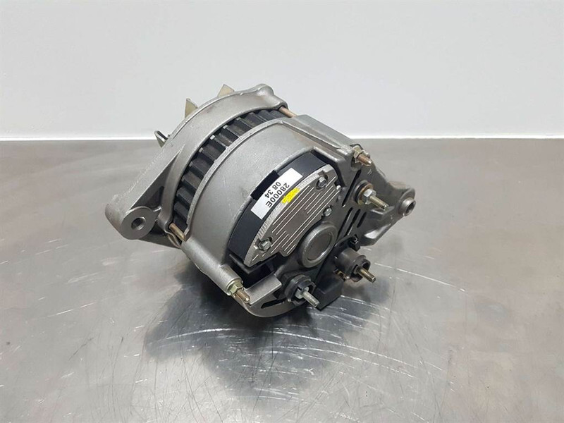 Hitachi 14V 55A-Alternator/Lichtmaschine/Dynamo - Moteur pour Engins de chantier: photos 4 Hitachi 14V 55A-Alternator/Lichtmaschine/Dynamo - Moteur pour Engins de chantier: photos 4