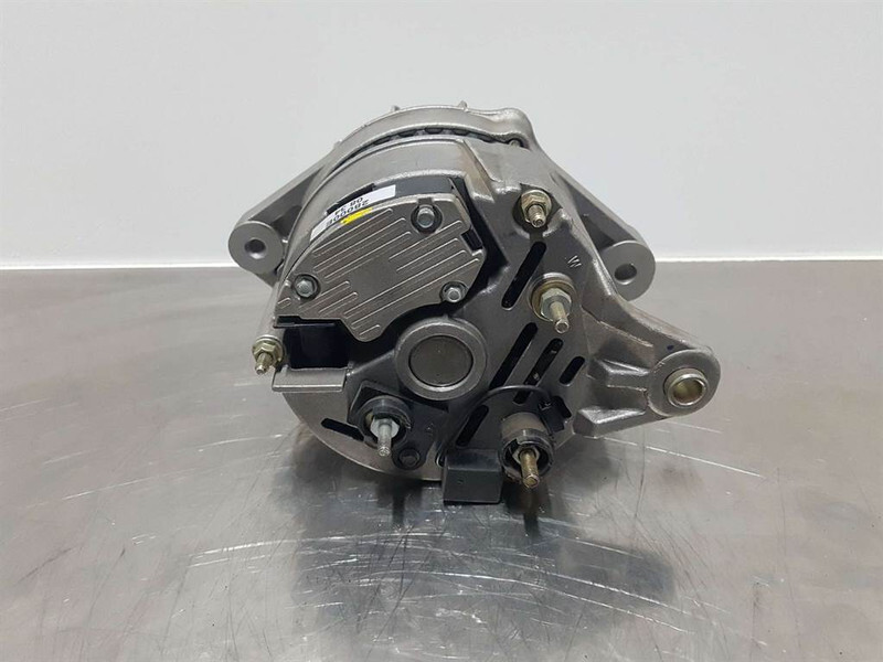 Hitachi 14V 55A-Alternator/Lichtmaschine/Dynamo - Moteur pour Engins de chantier: photos 5 Hitachi 14V 55A-Alternator/Lichtmaschine/Dynamo - Moteur pour Engins de chantier: photos 5