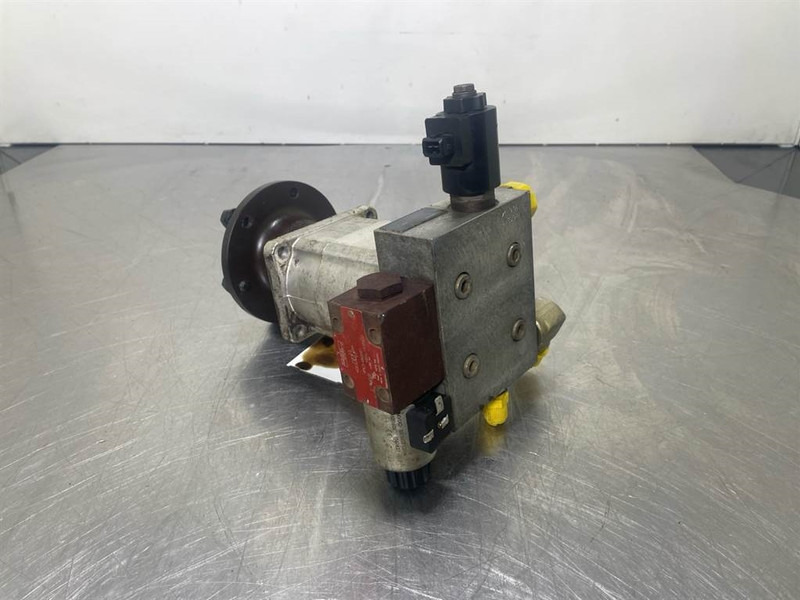 Hyundai HL757-7A-11LD-30700 / VAD0511111-Fan motor - Hydraulique pour Engins de chantier: photos 2 Hyundai HL757-7A-11LD-30700 / VAD0511111-Fan motor - Hydraulique pour Engins de chantier: photos 2