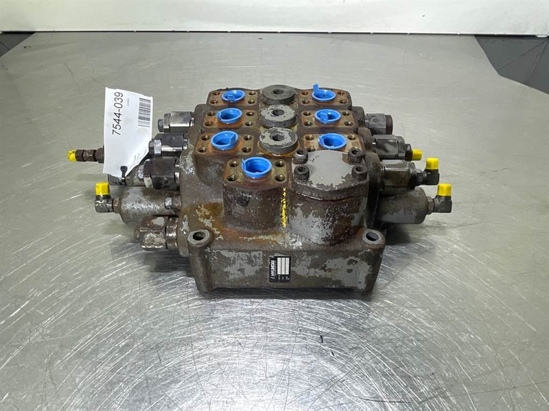Hyundai HL757-7A-31LD-00030-WA28D7D7F1-57-Valve/Ventile - Hydraulique pour Engins de chantier: photos 4 Hyundai HL757-7A-31LD-00030-WA28D7D7F1-57-Valve/Ventile - Hydraulique pour Engins de chantier: photos 4