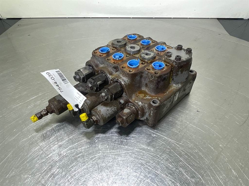 Hyundai HL757-7A-31LD-00030-WA28D7D7F1-57-Valve/Ventile - Hydraulique pour Engins de chantier: photos 1 Hyundai HL757-7A-31LD-00030-WA28D7D7F1-57-Valve/Ventile - Hydraulique pour Engins de chantier: photos 1