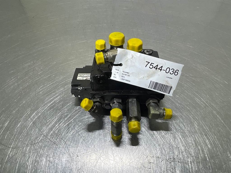 Hyundai HL757-7A-31LD-30020 / EHPS80/ 8-0-Steeringvalve - Hydraulique pour Engins de chantier: photos 2 Hyundai HL757-7A-31LD-30020 / EHPS80/ 8-0-Steeringvalve - Hydraulique pour Engins de chantier: photos 2