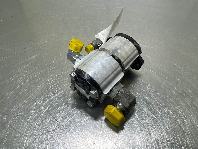 Hyundai HL757-7A-31LD-40500-Fan & brake pump - Hydraulique pour Engins de chantier: photos 3 Hyundai HL757-7A-31LD-40500-Fan & brake pump - Hydraulique pour Engins de chantier: photos 3