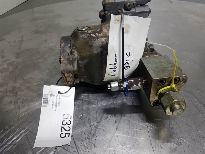 Liebherr 10298786 - Load sensing pump - Hydraulique: photos 2 Liebherr 10298786 - Load sensing pump - Hydraulique: photos 2