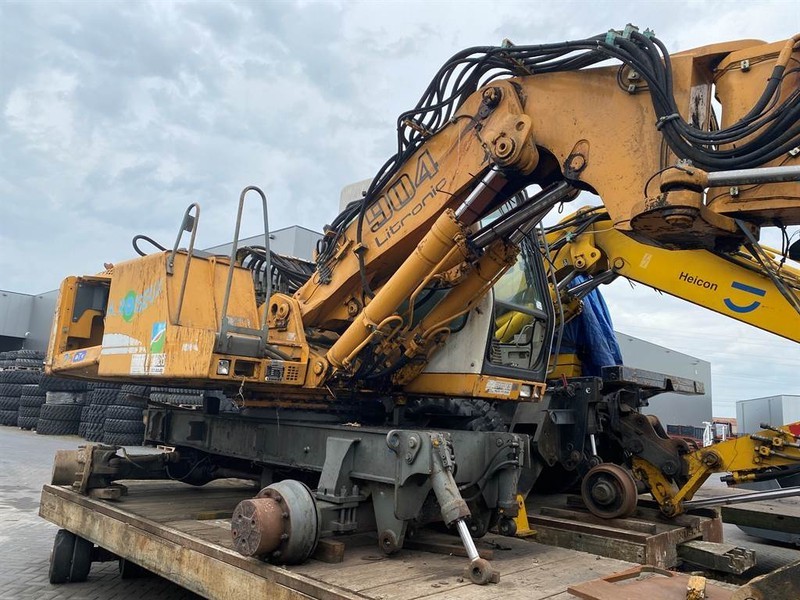 Liebherr A 904 (For parts) - Pelle sur pneus: photos 1 Liebherr A 904 (For parts) - Pelle sur pneus: photos 1