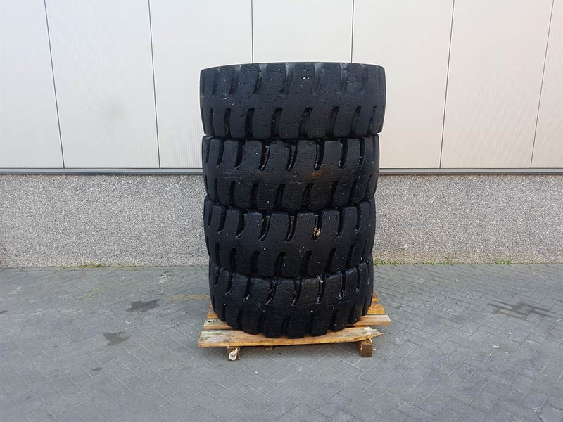 Liebherr L514 Stereo-Goodyear 17.5R25-Tire/Reifen/Band - Pneu pour Engins de chantier: photos 1 Liebherr L514 Stereo-Goodyear 17.5R25-Tire/Reifen/Band - Pneu pour Engins de chantier: photos 1