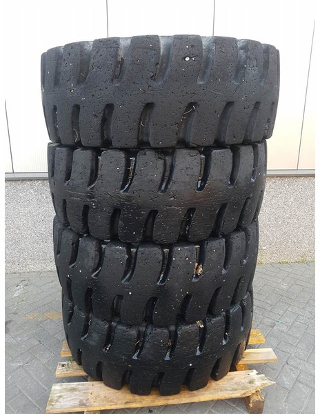Liebherr L514 Stereo-Goodyear 17.5R25-Tire/Reifen/Band - Pneu pour Engins de chantier: photos 2 Liebherr L514 Stereo-Goodyear 17.5R25-Tire/Reifen/Band - Pneu pour Engins de chantier: photos 2