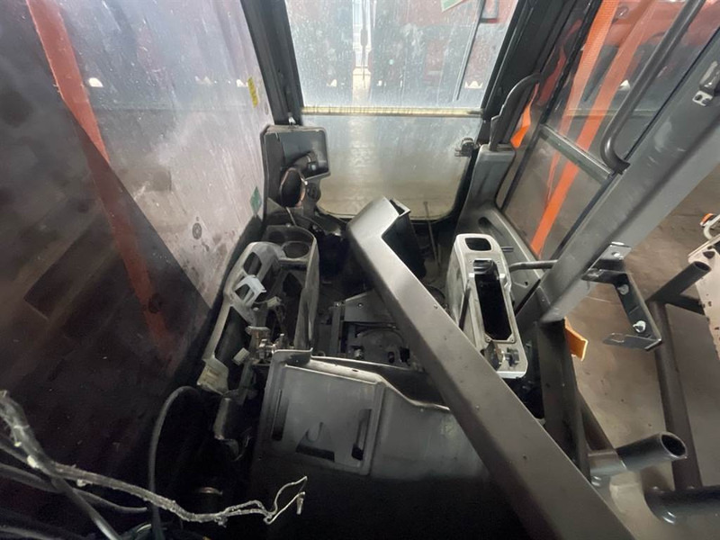 Mecalac 12MTX-5381654-Cabin/Kabine/Cabine - Cabine et intérieur pour Engins de chantier: photos 5 Mecalac 12MTX-5381654-Cabin/Kabine/Cabine - Cabine et intérieur pour Engins de chantier: photos 5
