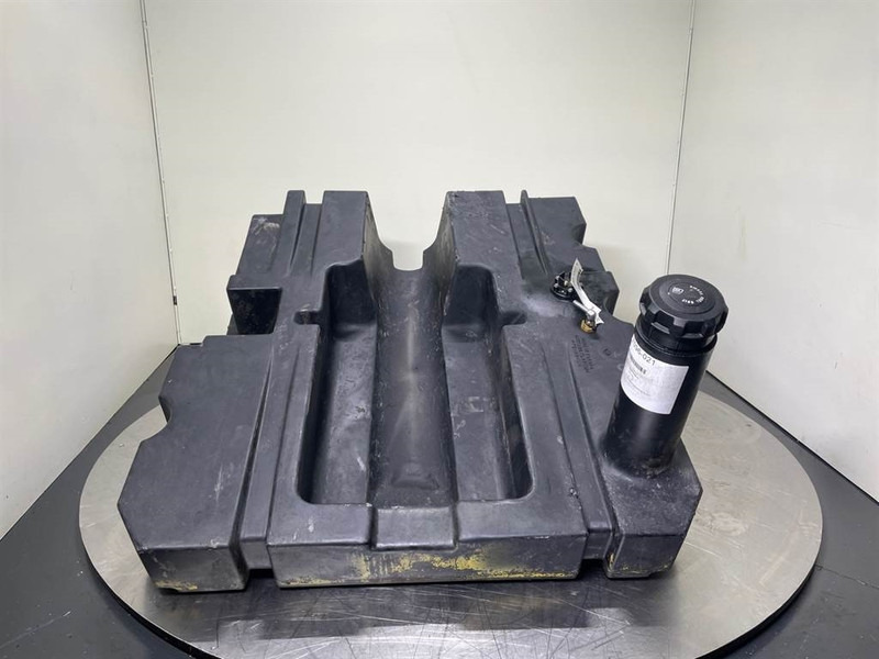 New Holland W110C-87400409-Fuel tank/Kraftstofftank - Frame/ Châssis pour Engins de chantier: photos 5 New Holland W110C-87400409-Fuel tank/Kraftstofftank - Frame/ Châssis pour Engins de chantier: photos 5