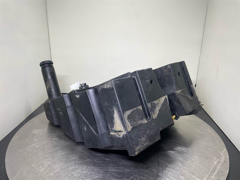 New Holland W110C-87400409-Fuel tank/Kraftstofftank - Frame/ Châssis pour Engins de chantier: photos 2 New Holland W110C-87400409-Fuel tank/Kraftstofftank - Frame/ Châssis pour Engins de chantier: photos 2