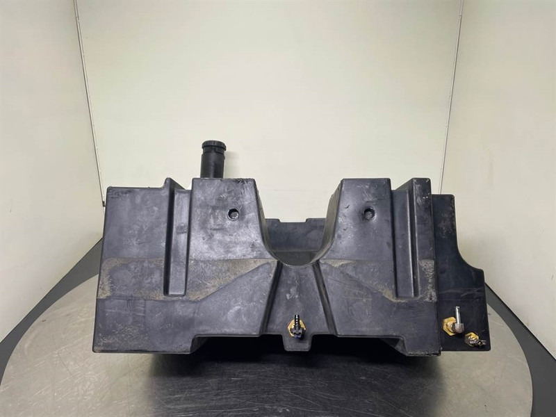 New Holland W110C-87400409-Fuel tank/Kraftstofftank - Frame/ Châssis pour Engins de chantier: photos 3 New Holland W110C-87400409-Fuel tank/Kraftstofftank - Frame/ Châssis pour Engins de chantier: photos 3