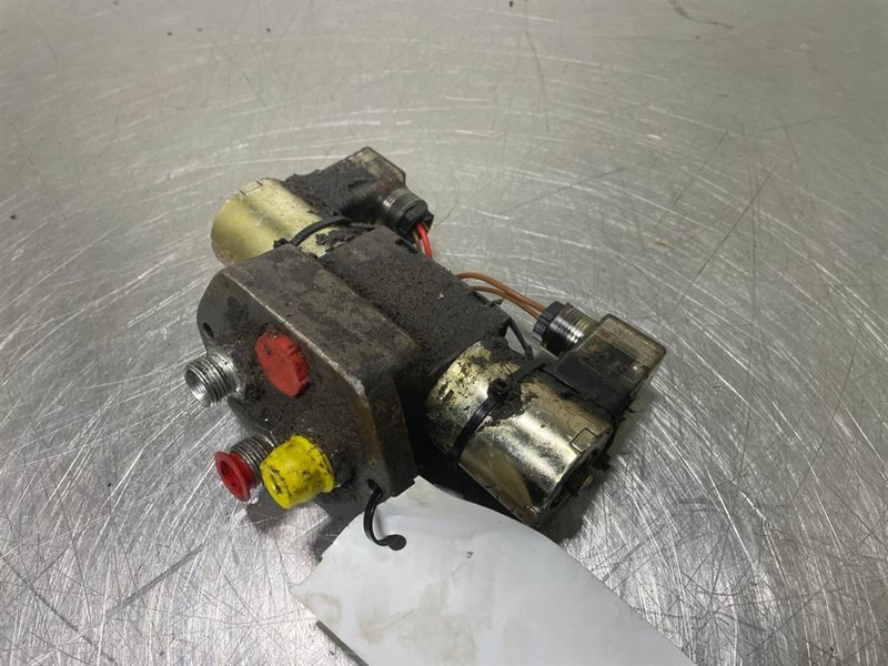 New Holland W110C-Poclain KV-4/3-3KO-6-6-Valve/Ventile - Hydraulique pour Engins de chantier: photos 3 New Holland W110C-Poclain KV-4/3-3KO-6-6-Valve/Ventile - Hydraulique pour Engins de chantier: photos 3