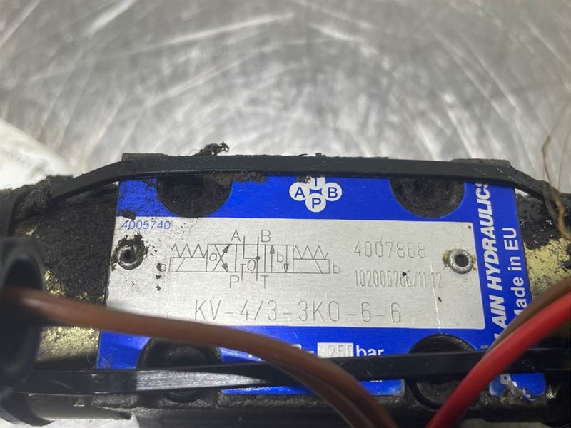 New Holland W110C-Poclain KV-4/3-3KO-6-6-Valve/Ventile - Hydraulique pour Engins de chantier: photos 5 New Holland W110C-Poclain KV-4/3-3KO-6-6-Valve/Ventile - Hydraulique pour Engins de chantier: photos 5