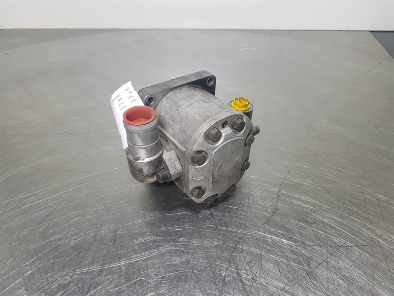 Perkins T4.236-XugpaBnuka C80X-Gearpump/Zahnradpumpe - Hydraulique pour Engins de chantier: photos 3 Perkins T4.236-XugpaBnuka C80X-Gearpump/Zahnradpumpe - Hydraulique pour Engins de chantier: photos 3