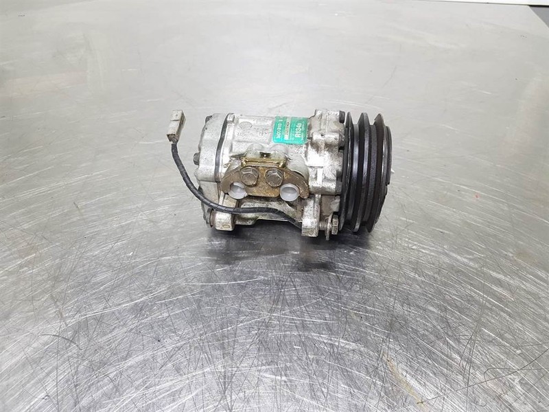 SANDEN SD7B10-7170-Compressor/Kompressor/Aircopomp - Compresseur de climatisation pour Engins de chantier: photos 2 SANDEN SD7B10-7170-Compressor/Kompressor/Aircopomp - Compresseur de climatisation pour Engins de chantier: photos 2
