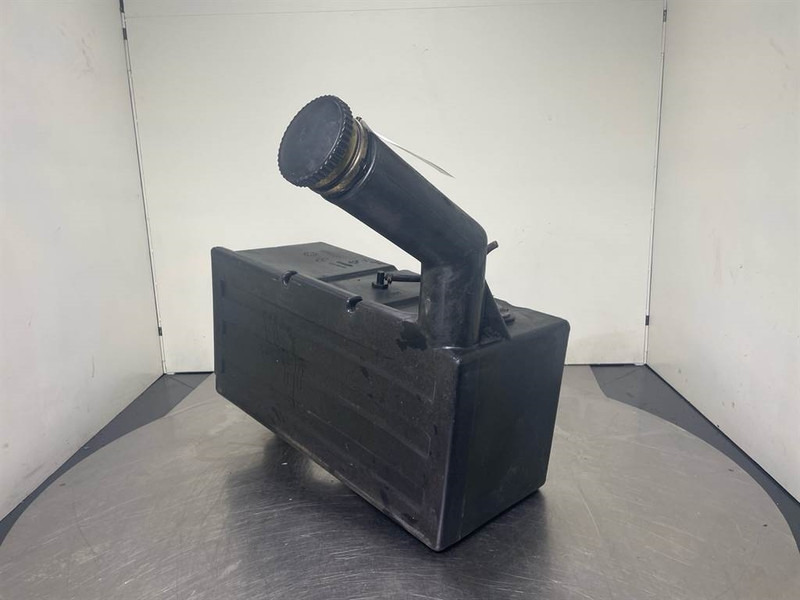 Schaeff SKL834-5267010034/6414014102-Fuel tank - Frame/ Châssis pour Engins de chantier: photos 2 Schaeff SKL834-5267010034/6414014102-Fuel tank - Frame/ Châssis pour Engins de chantier: photos 2
