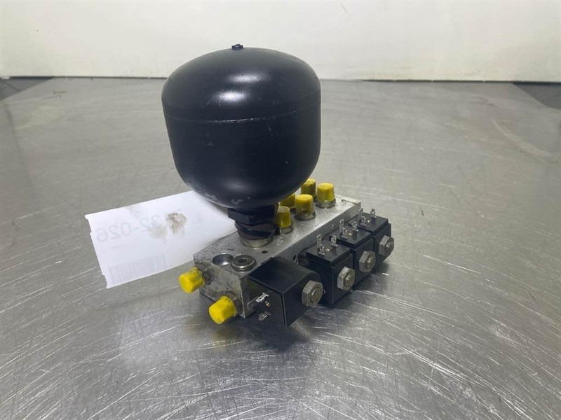 Schaeff SKL834-5572100026-Valve/Ventile/Ventiel - Hydraulique pour Engins de chantier: photos 1 Schaeff SKL834-5572100026-Valve/Ventile/Ventiel - Hydraulique pour Engins de chantier: photos 1