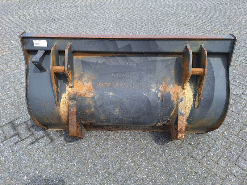Schaeff SKL863 - 1,60MTR - Bucket/Schaufel/Dichte bak - Godet pour Engins de chantier: photos 2 Schaeff SKL863 - 1,60MTR - Bucket/Schaufel/Dichte bak - Godet pour Engins de chantier: photos 2