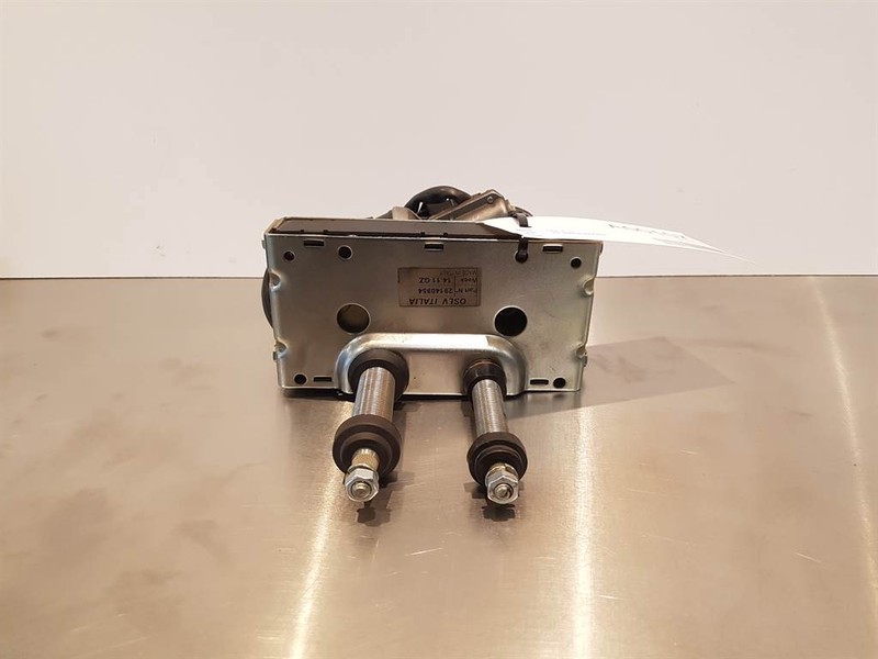 Terex TL/SKL-5388665416-OSLV-Wiper motor/Wischermotor - Système électrique pour Engins de chantier: photos 1 Terex TL/SKL-5388665416-OSLV-Wiper motor/Wischermotor - Système électrique pour Engins de chantier: photos 1