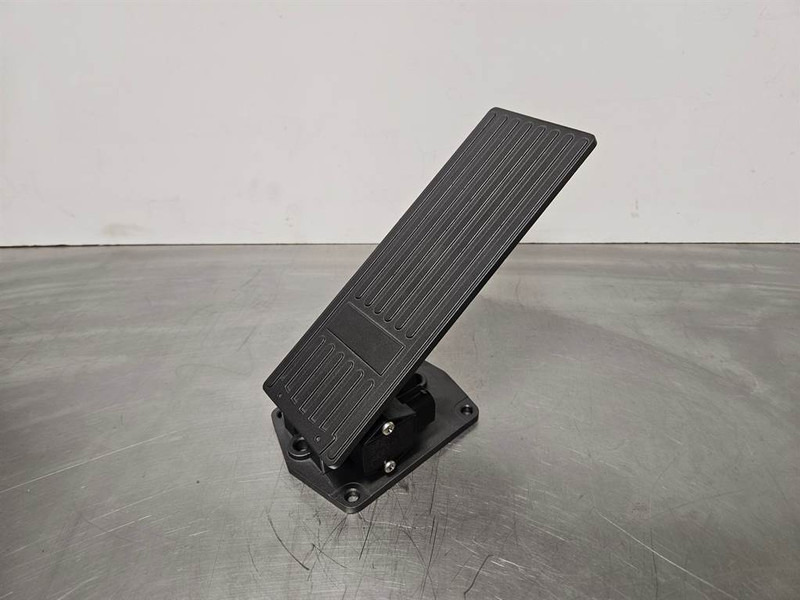 Terex TL260-5350260006-Gas pedal/Fusspedal/Gaspedaal - Système électrique pour Engins de chantier: photos 3 Terex TL260-5350260006-Gas pedal/Fusspedal/Gaspedaal - Système électrique pour Engins de chantier: photos 3