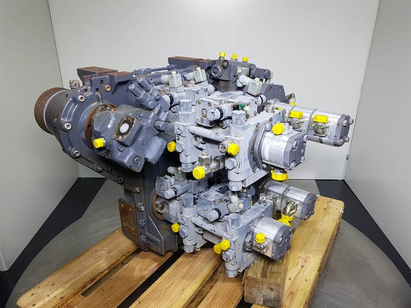 Vögele SUPER 1600/1603/1800/1803- 2031320 -Transmission - Boîte de vitesse pour Engins de chantier: photos 2 Vögele SUPER 1600/1603/1800/1803- 2031320 -Transmission - Boîte de vitesse pour Engins de chantier: photos 2