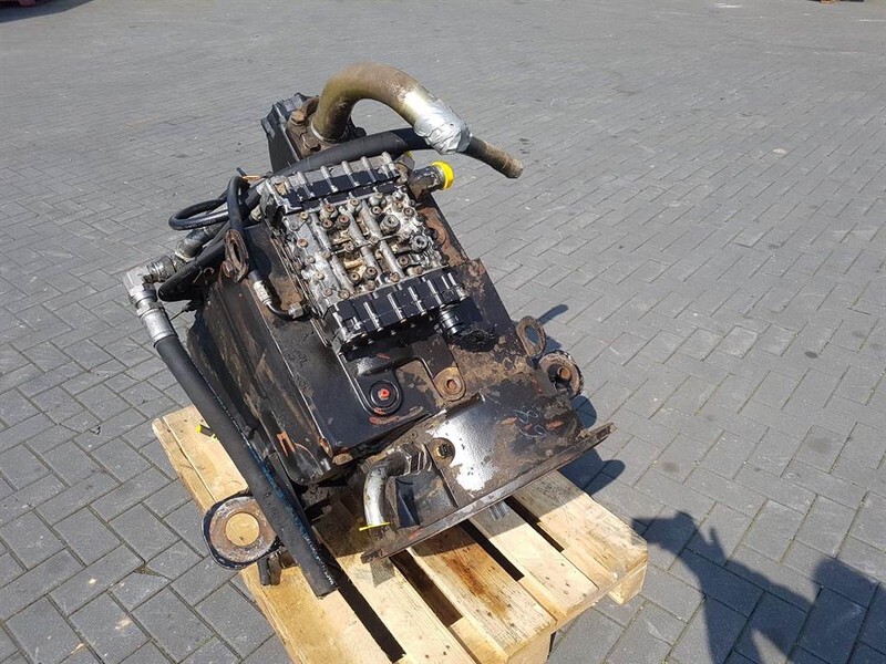 ZF - Transmission/Getriebe/Transmissiebak - Boîte de vitesse et pièces pour Engins de chantier: photos 3 ZF - Transmission/Getriebe/Transmissiebak - Boîte de vitesse et pièces pour Engins de chantier: photos 3