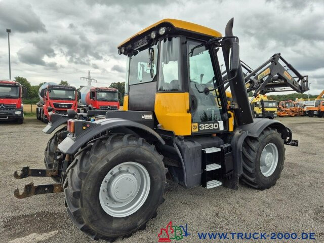 JCB Fastrac HMV 3230 2 Zapfwellen + Frontheber Stoll - Tracteur agricole: photos 3 JCB Fastrac HMV 3230 2 Zapfwellen + Frontheber Stoll - Tracteur agricole: photos 3