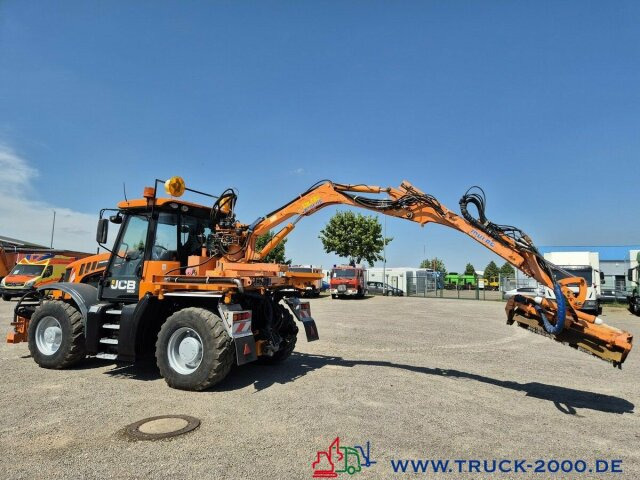 JCB Fastrac inklusive 4x4 Mulag Front + Heck Mäher - Tracteur agricole: photos 5 JCB Fastrac inklusive 4x4 Mulag Front + Heck Mäher - Tracteur agricole: photos 5