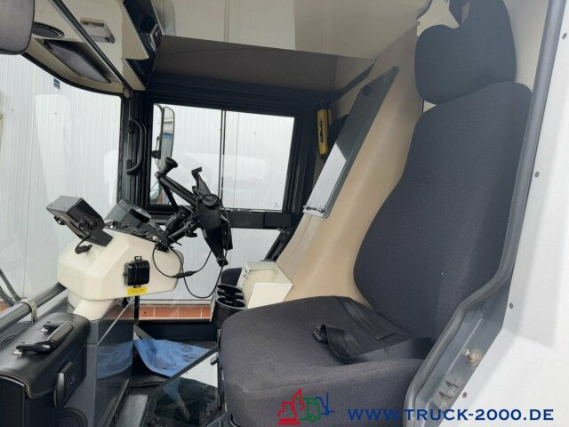 Ravo 540 3 Besensystem Sweeper + Sprühen 50 Km/h - Balayeuse de voirie: photos 5 Ravo 540 3 Besensystem Sweeper + Sprühen 50 Km/h - Balayeuse de voirie: photos 5