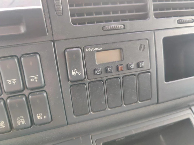 Benne à ordures ménagères MAN TGA 26.320 6x2 garbage truck ZOELLER: photos 12 Benne à ordures ménagères MAN TGA 26.320 6x2 garbage truck ZOELLER: photos 12