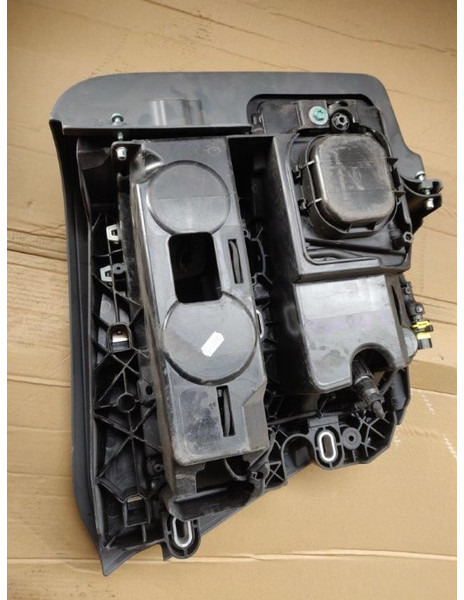 MAN koplamp / headlight TGL Euro6 - Feu avant: photos 2 MAN koplamp / headlight TGL Euro6 - Feu avant: photos 2