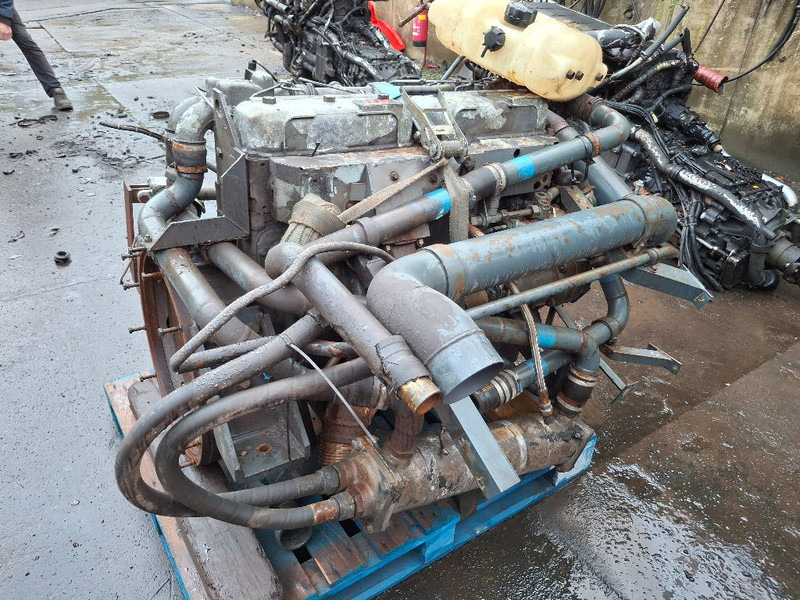 DAF RS180M (75CF) - Moteur: photos 4 DAF RS180M (75CF) - Moteur: photos 4